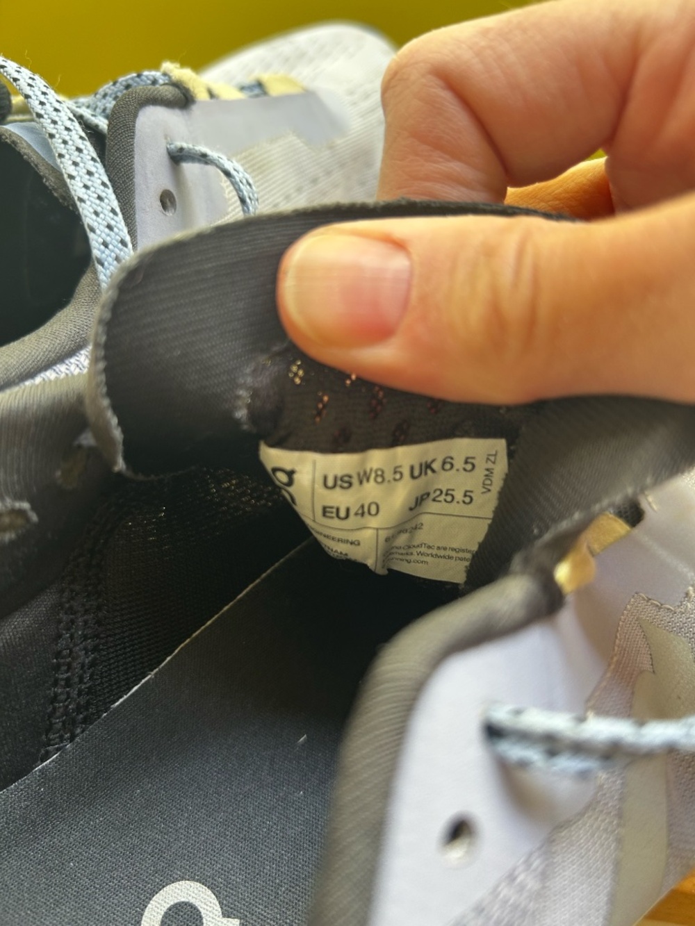Women’s Size 8.5 ON Cloudmonster Running Shoes - Picture 7 of 7